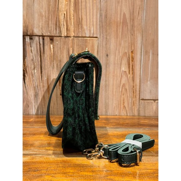 Vintage-Inspired Green Faux Leopard Fur Satchel Shoulder Bag With Gold Turn Lock - Picture 7 of 9